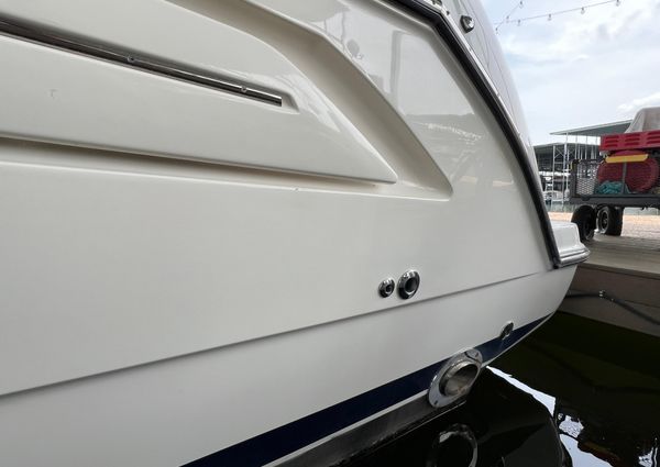 Bayliner 4085 Avanti image