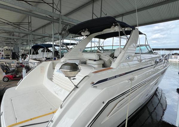 Bayliner 4085 Avanti image