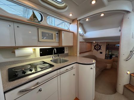 Bayliner 4085 Avanti image