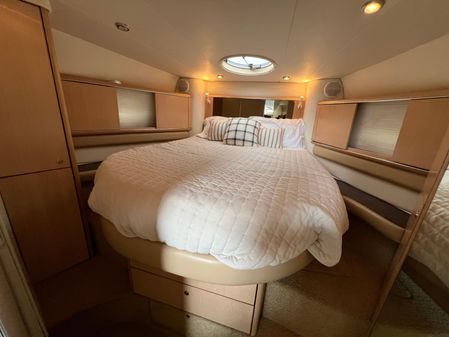 Bayliner 4085 Avanti image