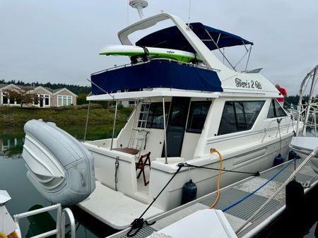 Bayliner 3988-COMMAND-BRIDGE image