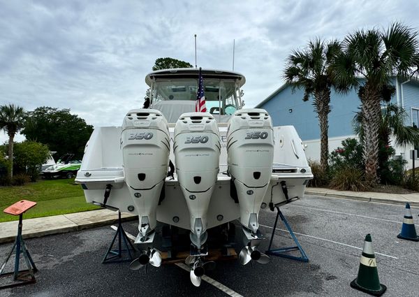 Boston Whaler 345 Conquest image