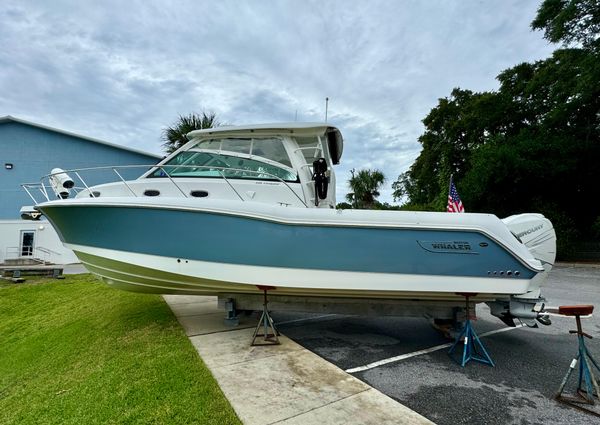 Boston Whaler 345 Conquest image