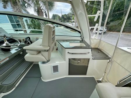 Boston Whaler 345 Conquest image