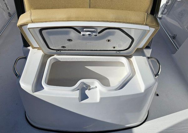 Sportsman HERITAGE-261-CENTER-CONSOLE image