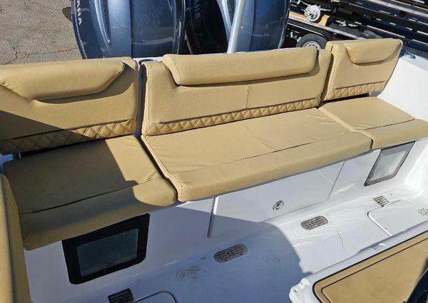 Sportsman HERITAGE-261-CENTER-CONSOLE image