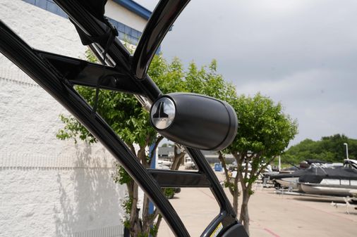 Harris 230 Solstice image