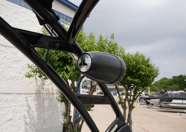 Harris 230 Solstice image