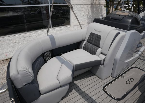 Harris 230 Solstice image