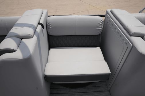 Harris 230 Solstice image