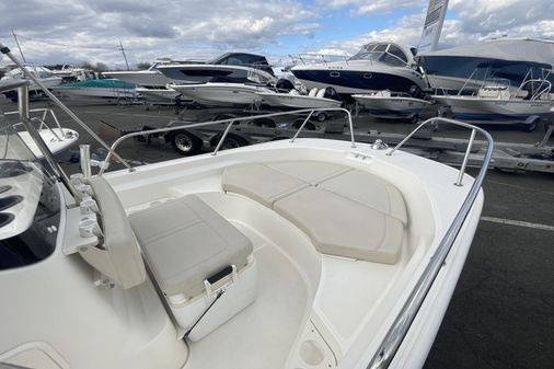 Boston Whaler 170 Montauk image