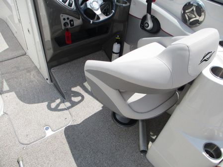 Rinker CAPTIVA-246-BR image