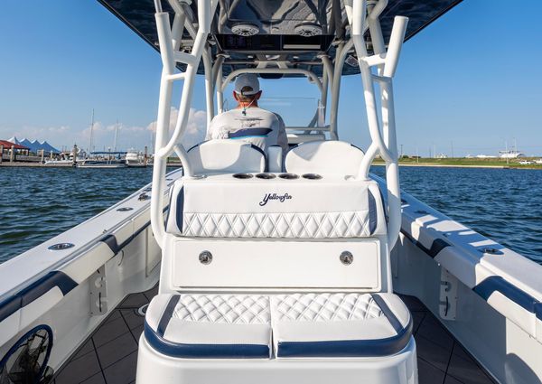 Yellowfin 32 Offshore image