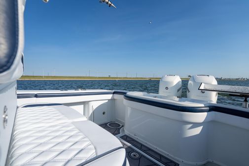 Yellowfin 32 Offshore image