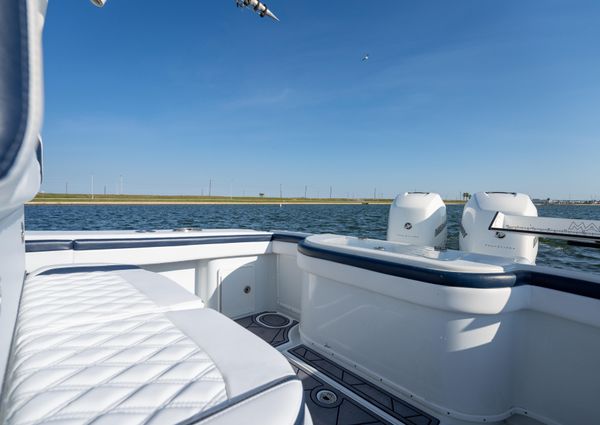 Yellowfin 32 Offshore image