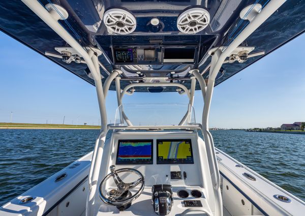 Yellowfin 32 Offshore image