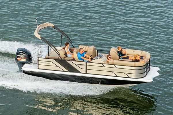 Hurricane FunDeck 236 OB - main image