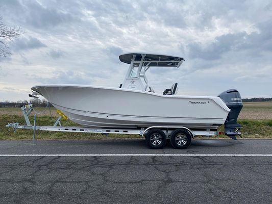 Tidewater 232 CC Adventure - main image