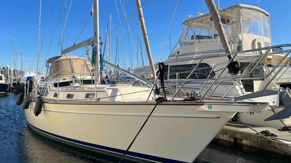 Island Packet 485