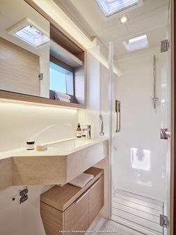 Lagoon 51 image