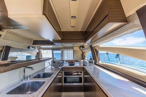 Azimut 64 Flybridge image