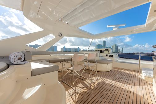 Ferretti Yachts 870 image