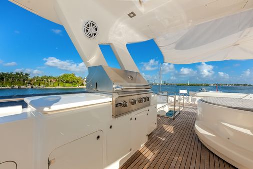 Ferretti Yachts 870 image