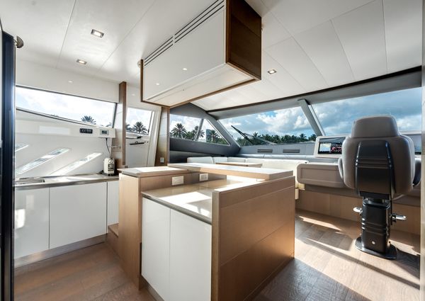 Ferretti Yachts 870 image