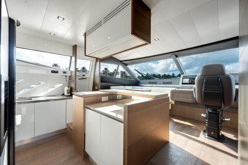 Ferretti Yachts 870 image