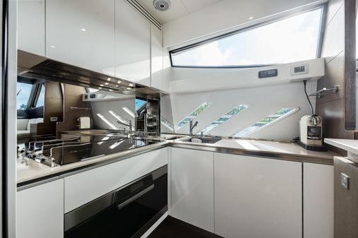 Ferretti Yachts 870 image