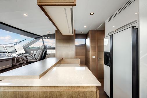 Ferretti Yachts 870 image