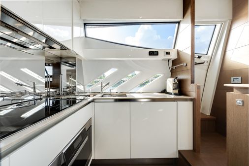 Ferretti Yachts 870 image