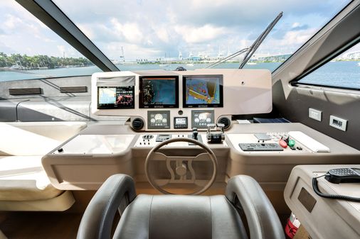 Ferretti Yachts 870 image