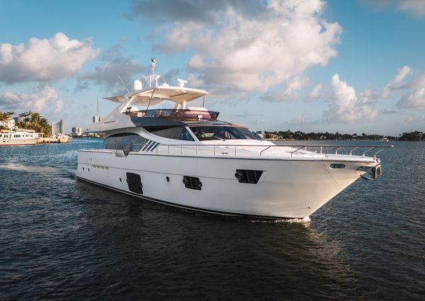 Ferretti Yachts 870 image