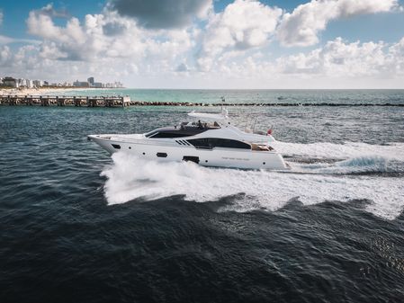 Ferretti Yachts 870 image