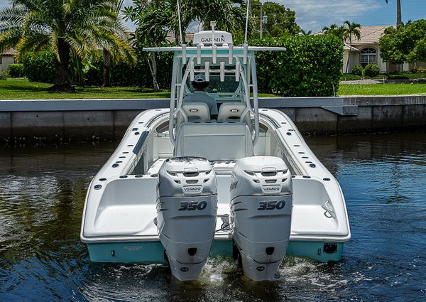 Yellowfin 32 image