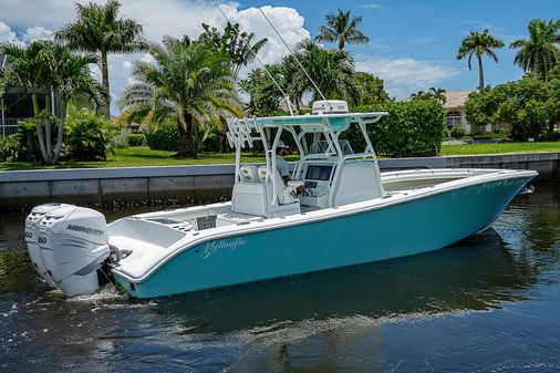 Yellowfin 32 image