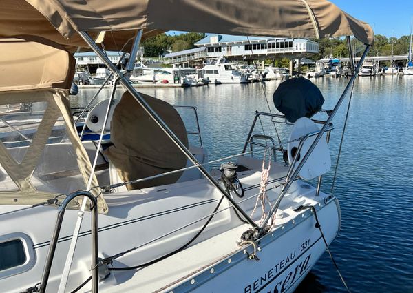 Beneteau 331 image