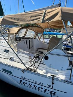 Beneteau 331 image