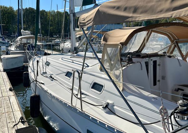 Beneteau 331 image