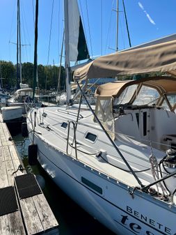 Beneteau 331 image