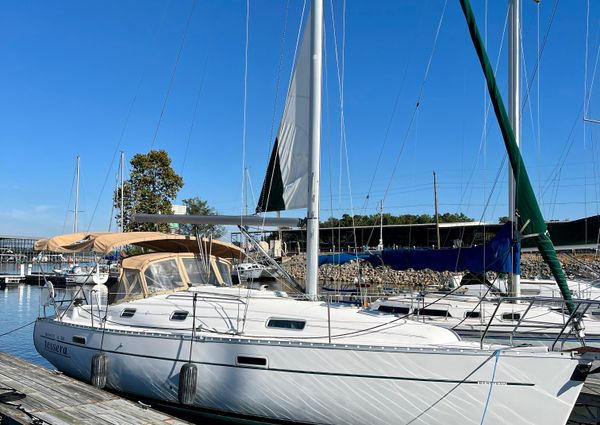 Beneteau 331 image