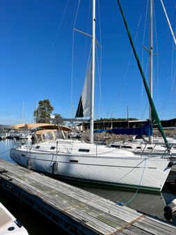 Beneteau 331 image