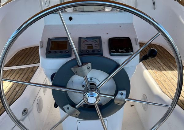 Beneteau 331 image