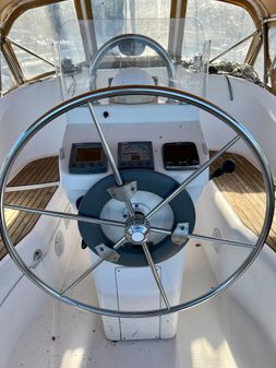 Beneteau 331 image