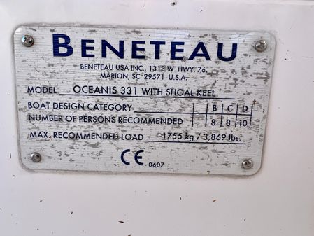 Beneteau 331 image