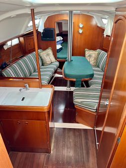 Beneteau 331 image