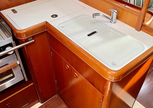 Beneteau 331 image