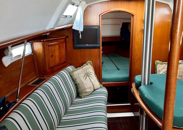 Beneteau 331 image