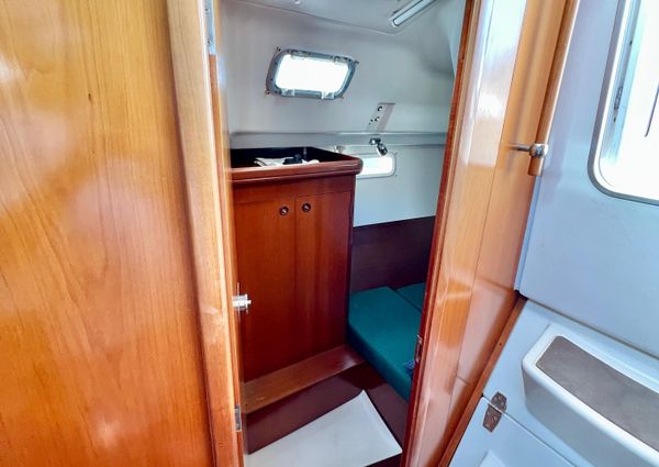 Beneteau 331 image